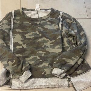 Camouflage Patterned Women's Sweater Bundle
